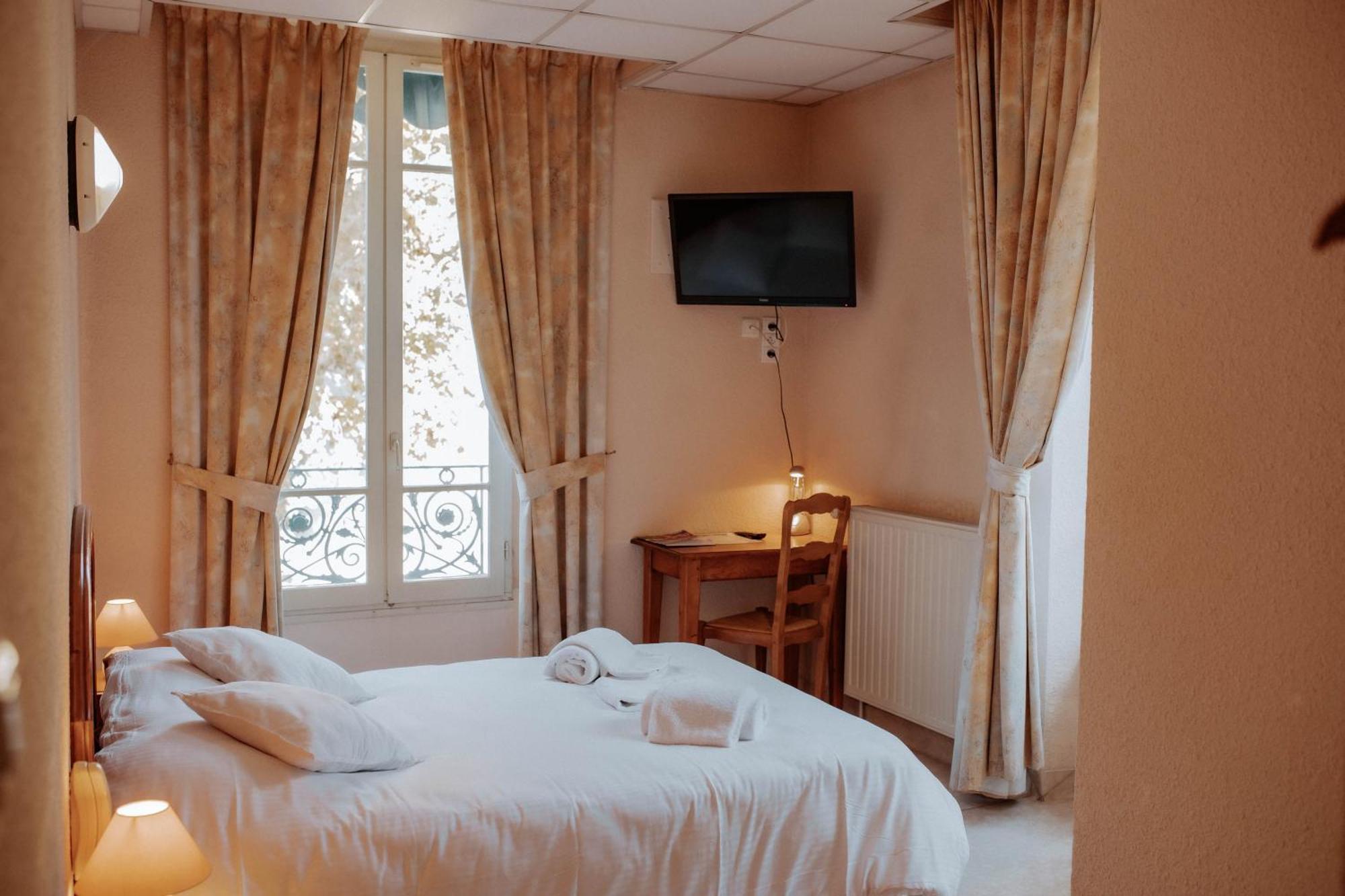 Hôtel De France Chalabre Buitenkant foto